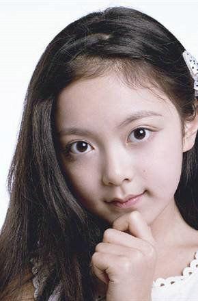 邓茵个人资料,才华横溢的艺术家，多面手的演艺生涯